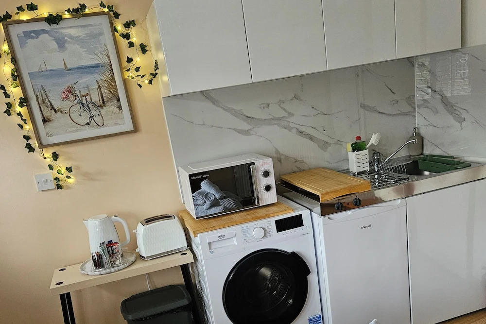 Cockfosters - Apartment - Sleeps 3 - Near Underground