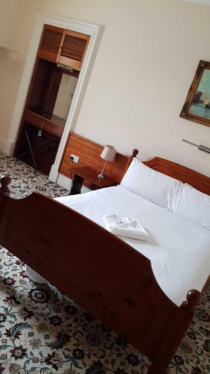 LSO Guest House