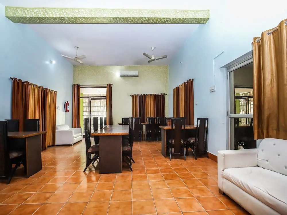 OYO 19456 Hotel Shagun Palace