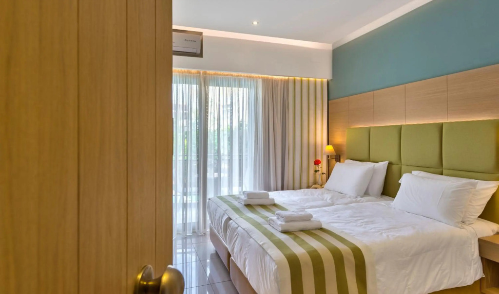 Eftihia Apartments by the sea