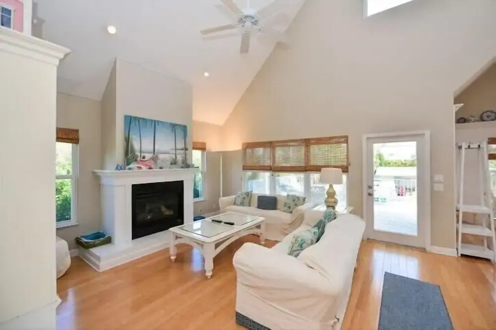 129 51st Street 3 Bedroom Home by RedAwning