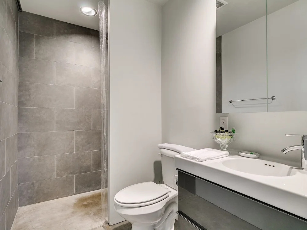 Jolly Ollie - Ultra Modern OKC Loft - Sleeps 4