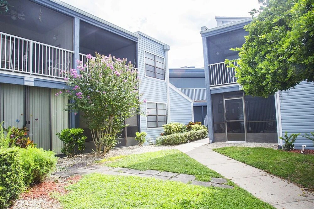 Country Club Minium 2 Bedroom Condo