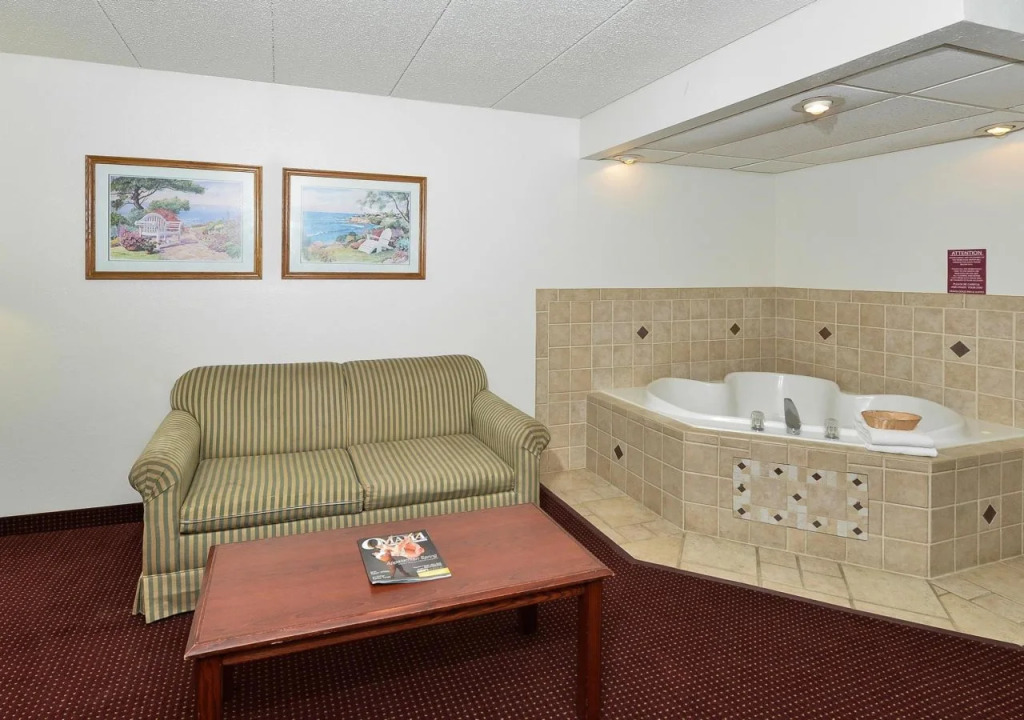 Americas Best Value Inn - Omaha