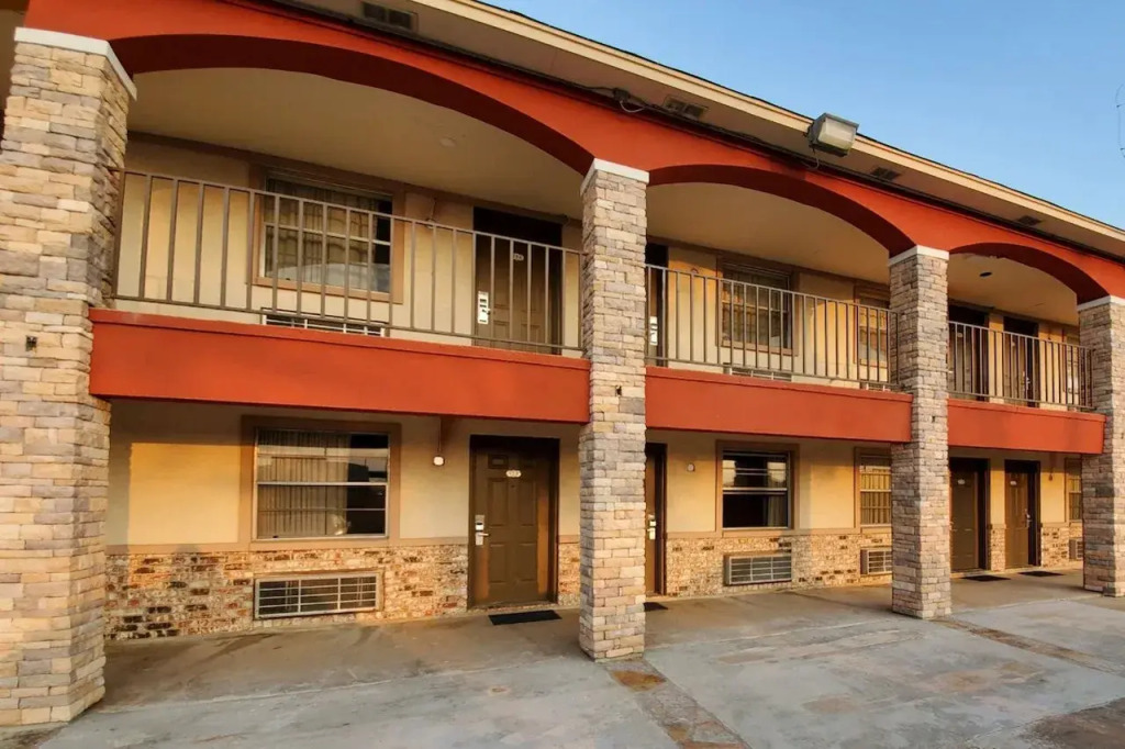 Econo Lodge Inn & Suites Sealy
