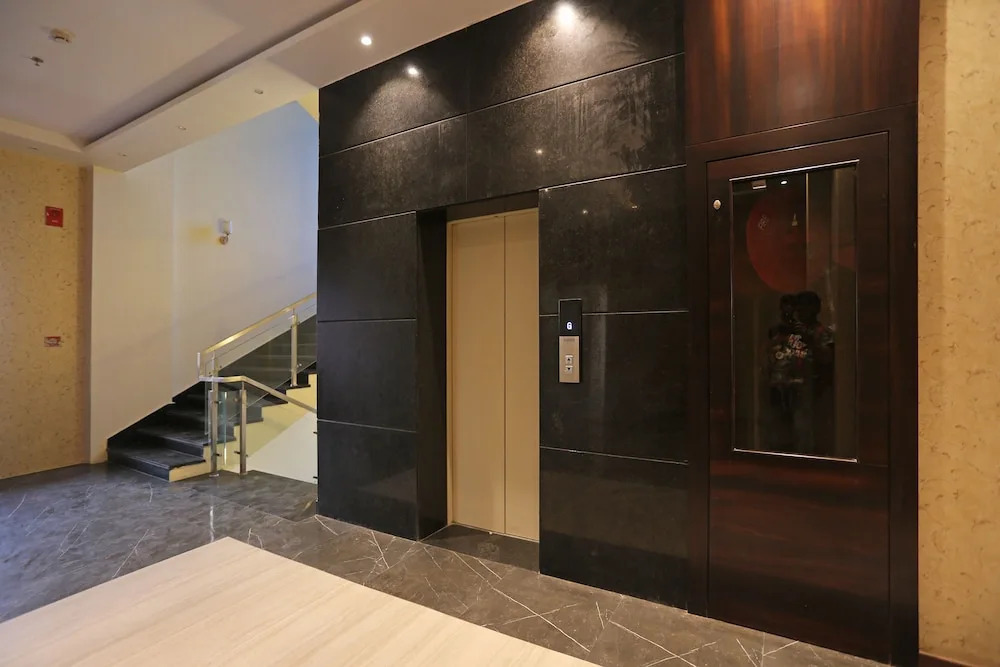 OYO 10192 Hotel Vista Residency