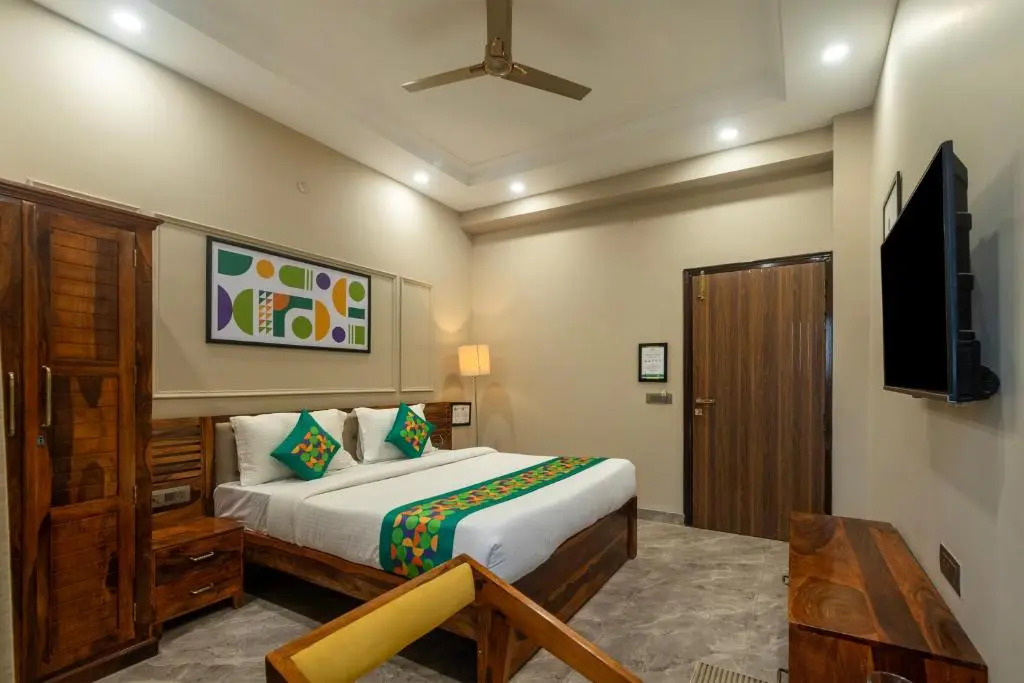 Treebo Aashirwad Bliss Inn With Swimming Pool