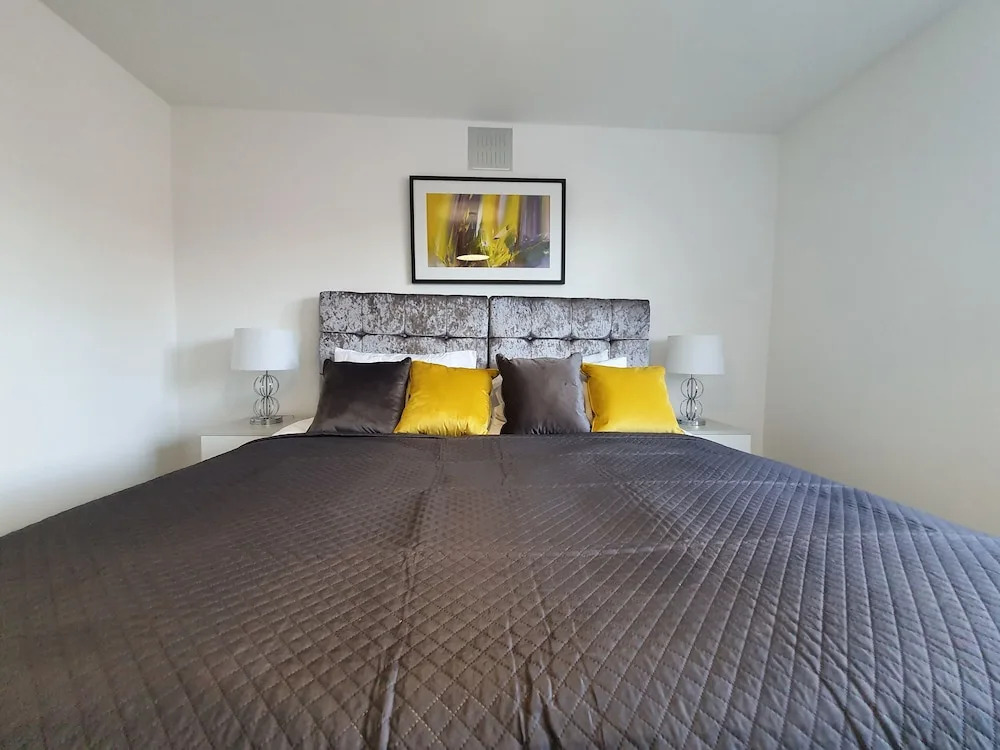 Stylish Modern House in Leamington Spa