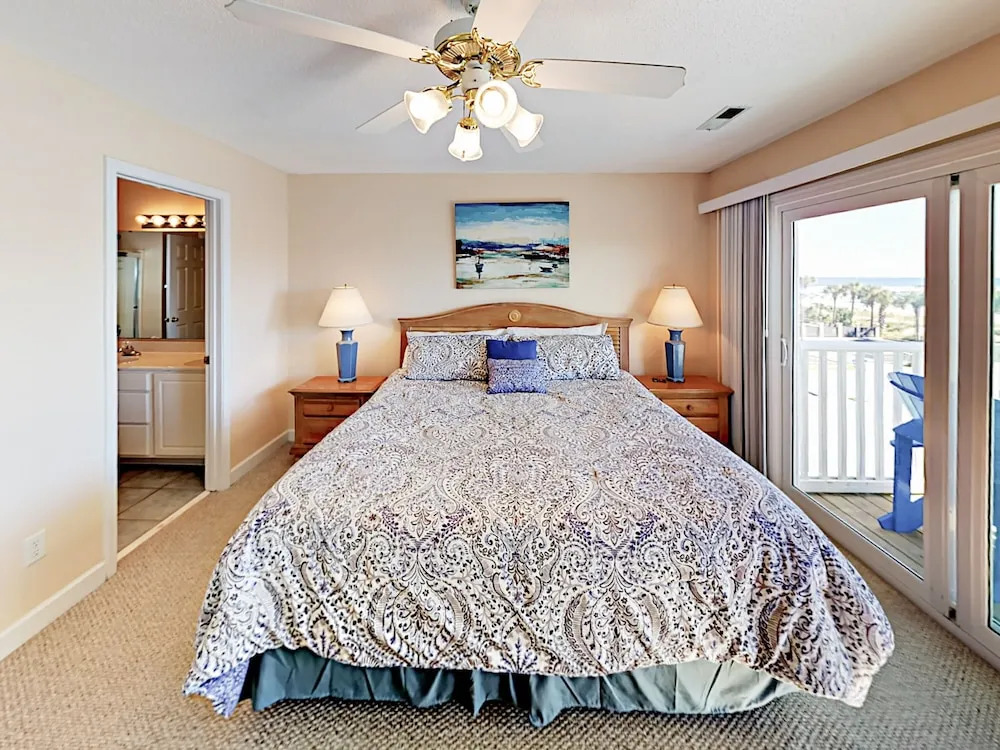 Seaside Townhouse Unit C 4 Bedrooms 3 Bathrooms Townhouse