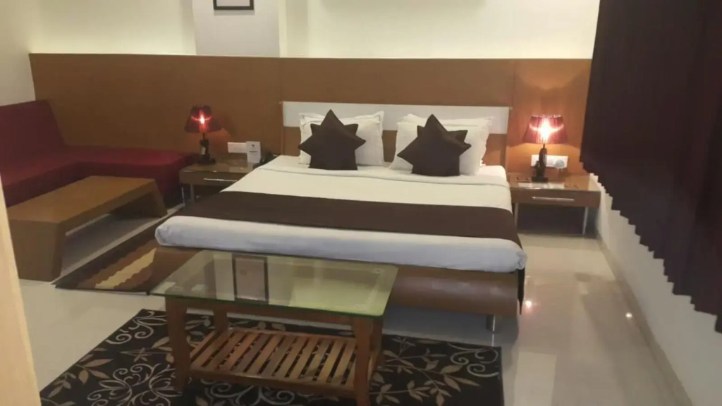 Hotel Somdeep Palace