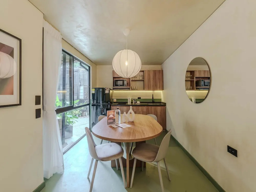 w Attractive 2BR w Balcony in Poblado