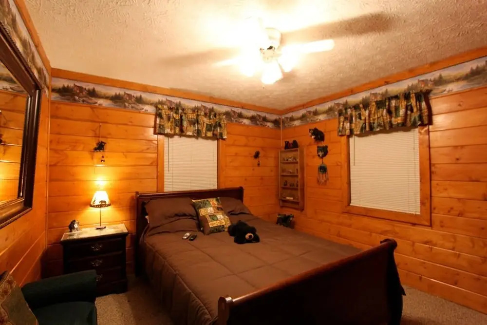 Woodhaven 1741 - Two Bedroom Cabin