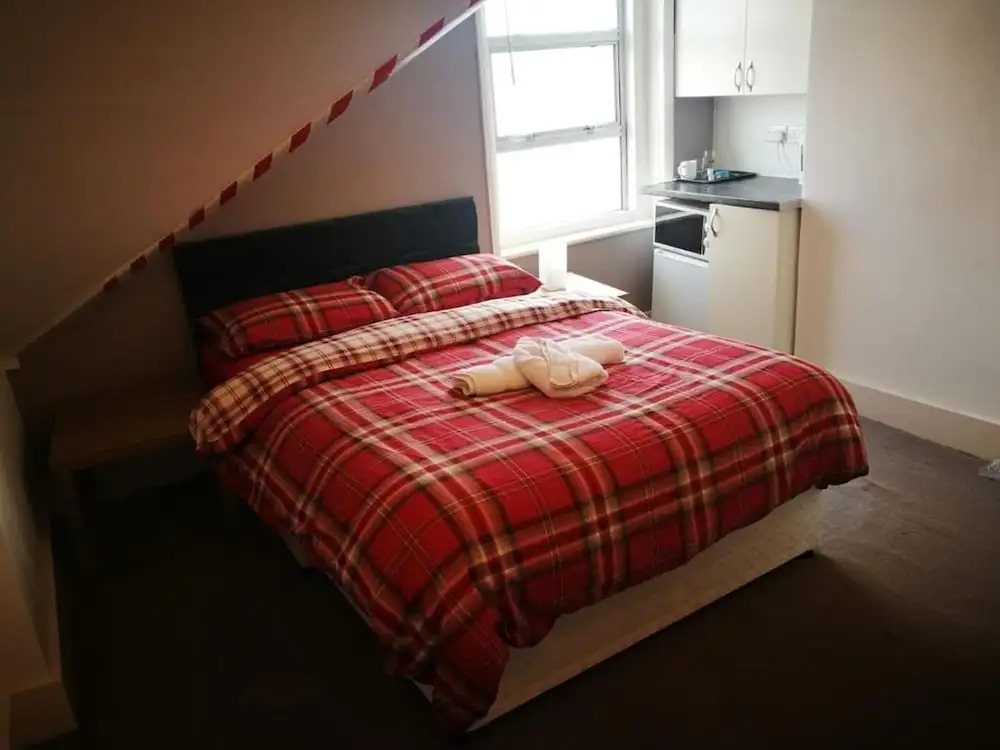 OYO The Maidstone Guesthouse