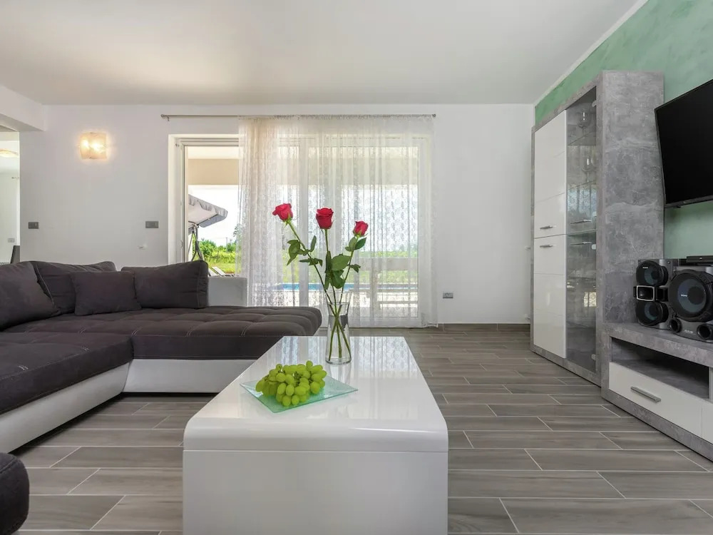 Villa in Nedešcina With Private Pool