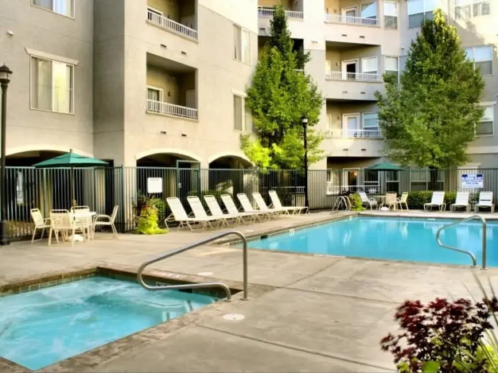 Condo Near Convention Center Sleeps 9