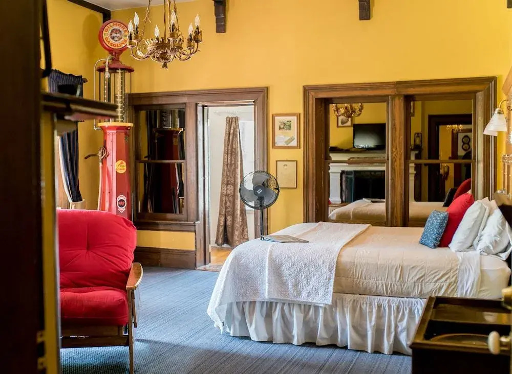 The Mulberry Inn -An Historic Bed and Breakfast