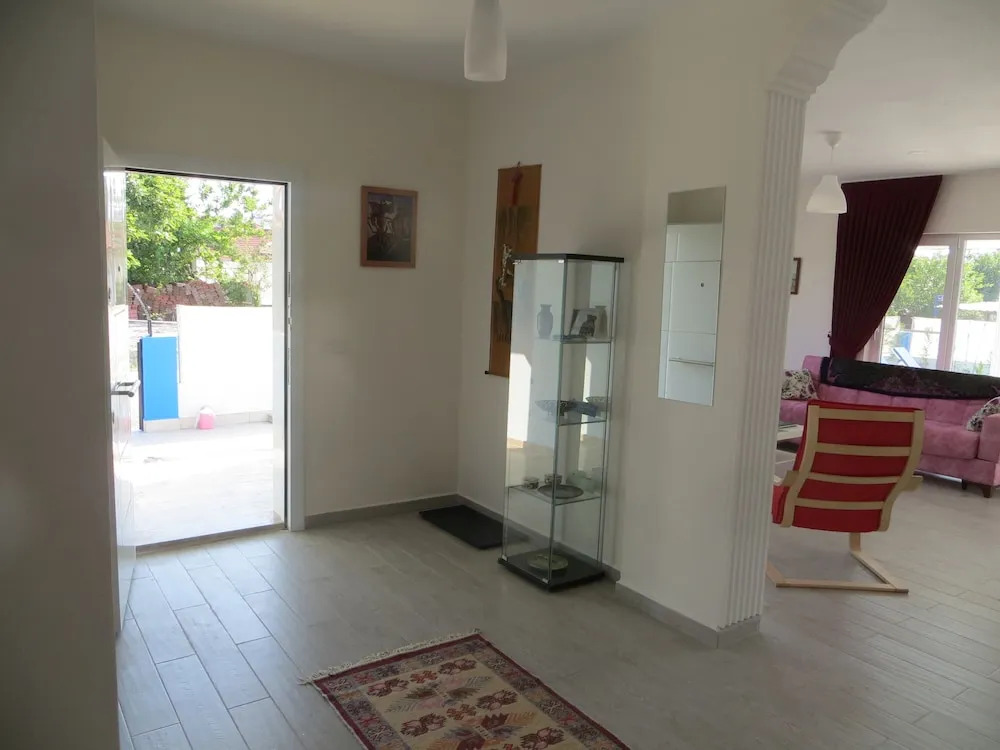 Dalyandreams Villa Sleeps12-pool-wifi-ac-parking