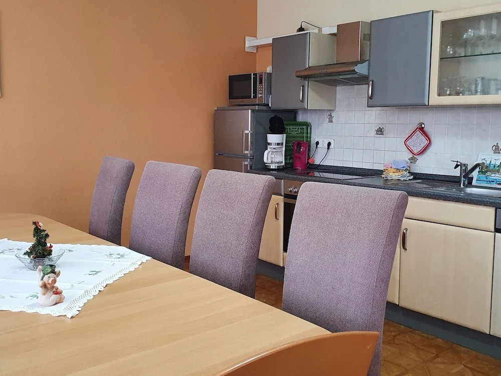 Schone Ferienwohnung mit Terrasse in Homberg
