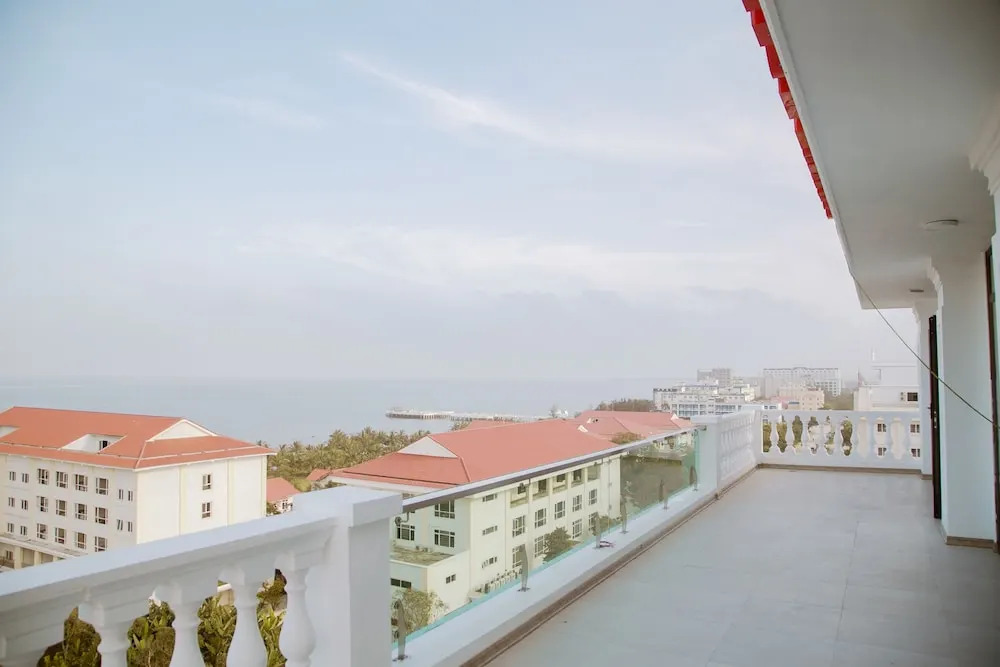 Sunrise Hải Tiến