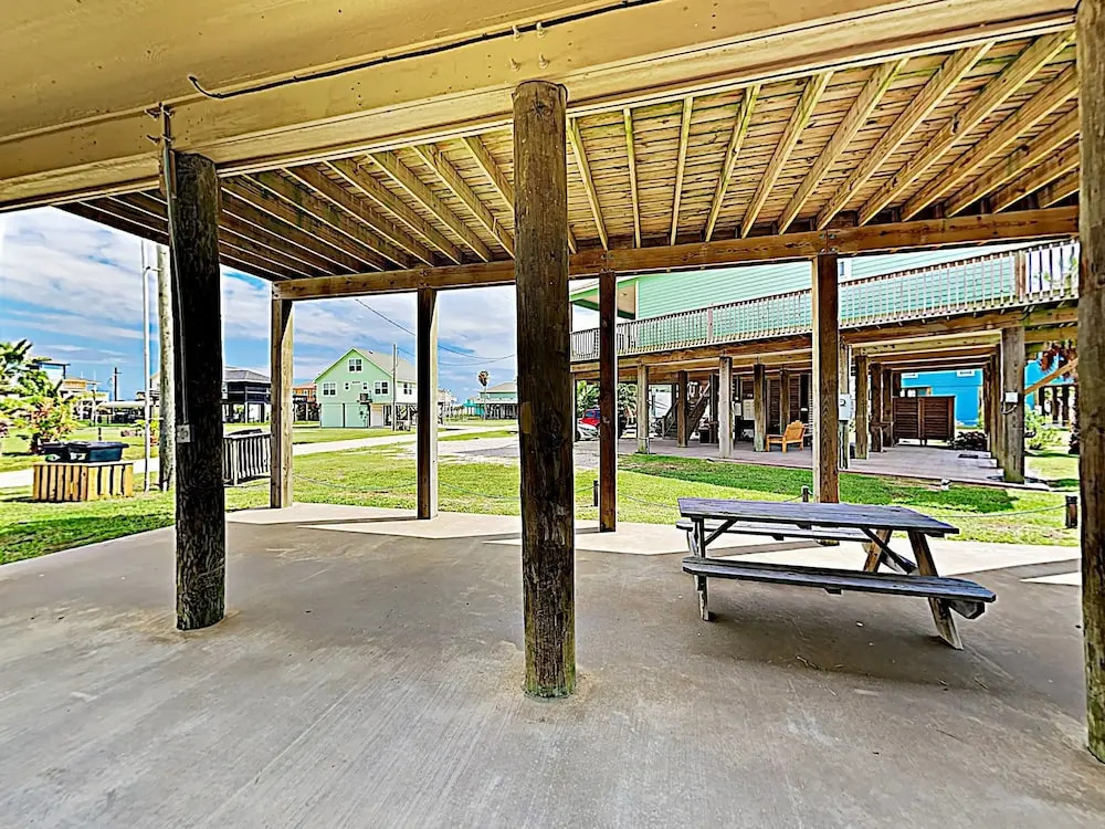 New Listing! Beachside - Walk To Waves 3 Bedroom Home