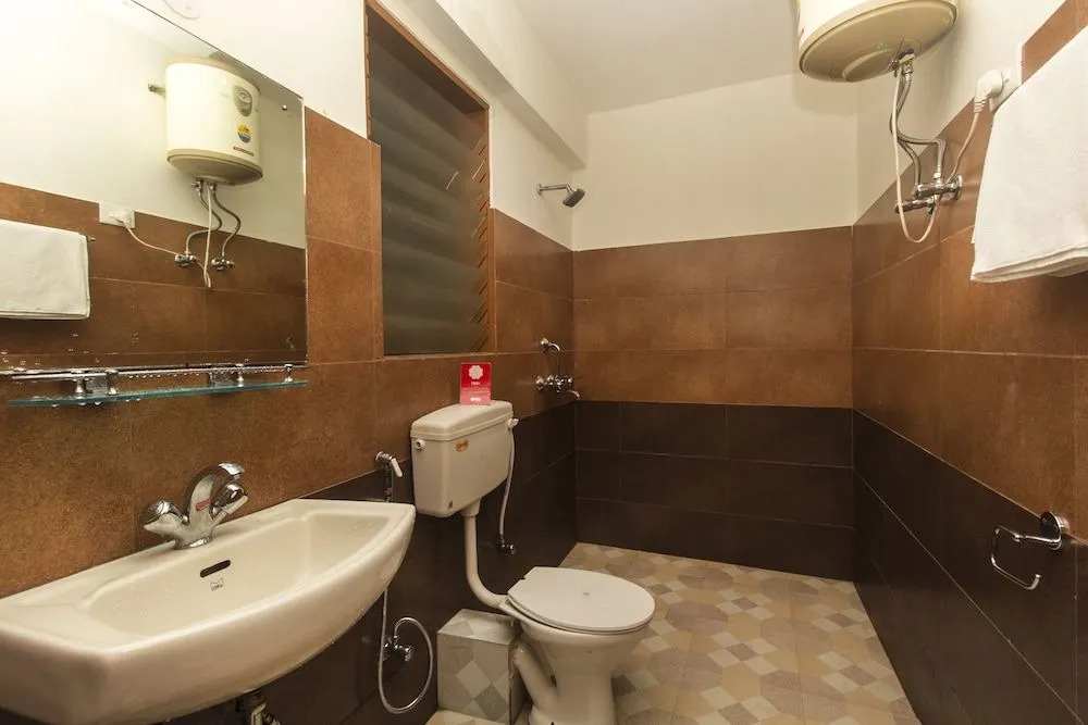 OYO 14425 Hotel Shade