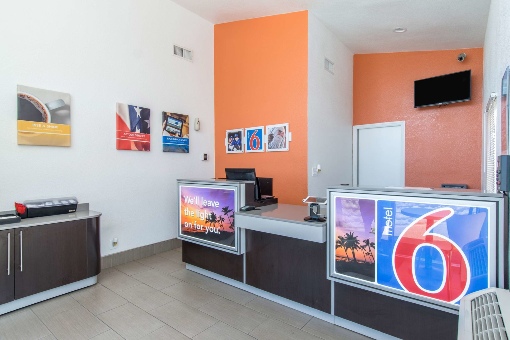 Motel 6 Bakersfield
