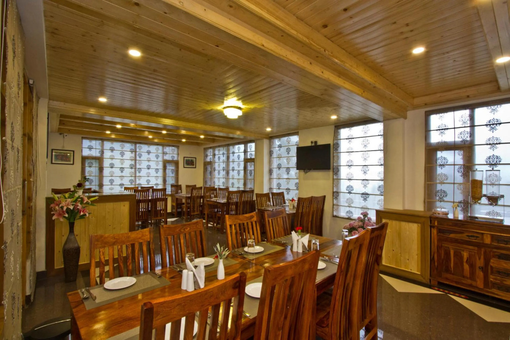HOTEL YATRI mONARCH rESIDENCY MANALI