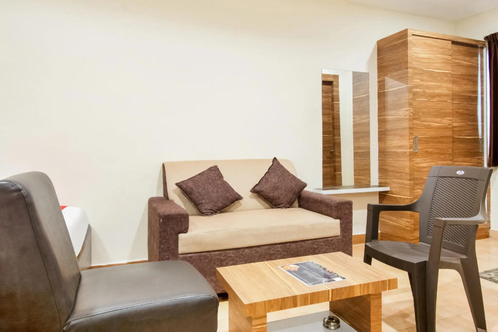 Oyo 74876 Hotel Lakshmi Sai Grand