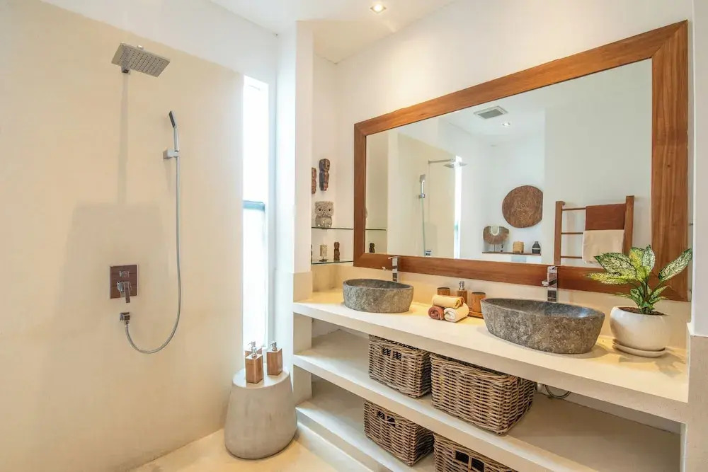 Luxury 4BR Haven, Steps to Canggu's Beach Elegance