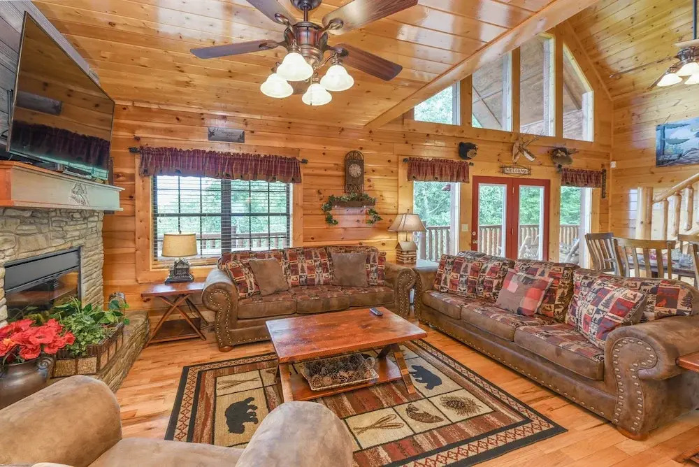 SmokyStays Bears Den Cabin