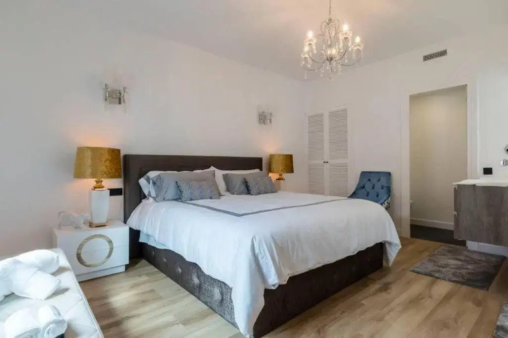 Puerto Banus second line, luxury apartement