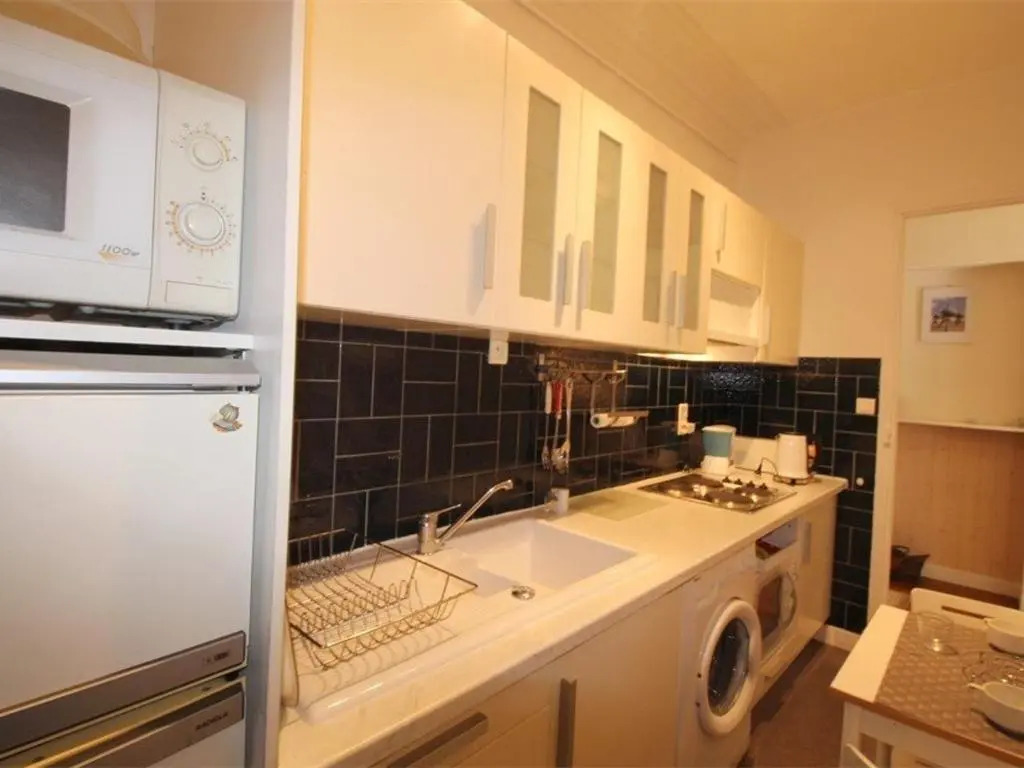 Appartement Bagnères-de-Luchon, 1 pièce, 3 personnes - FR-1-313-163