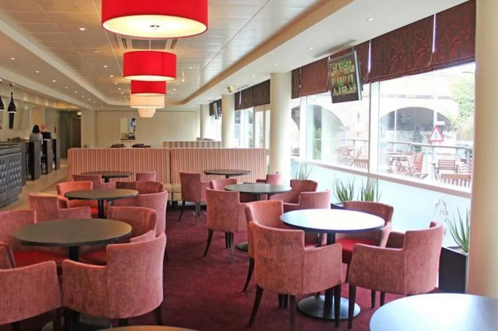Holiday Inn Express, Chester Racecourse by IHG