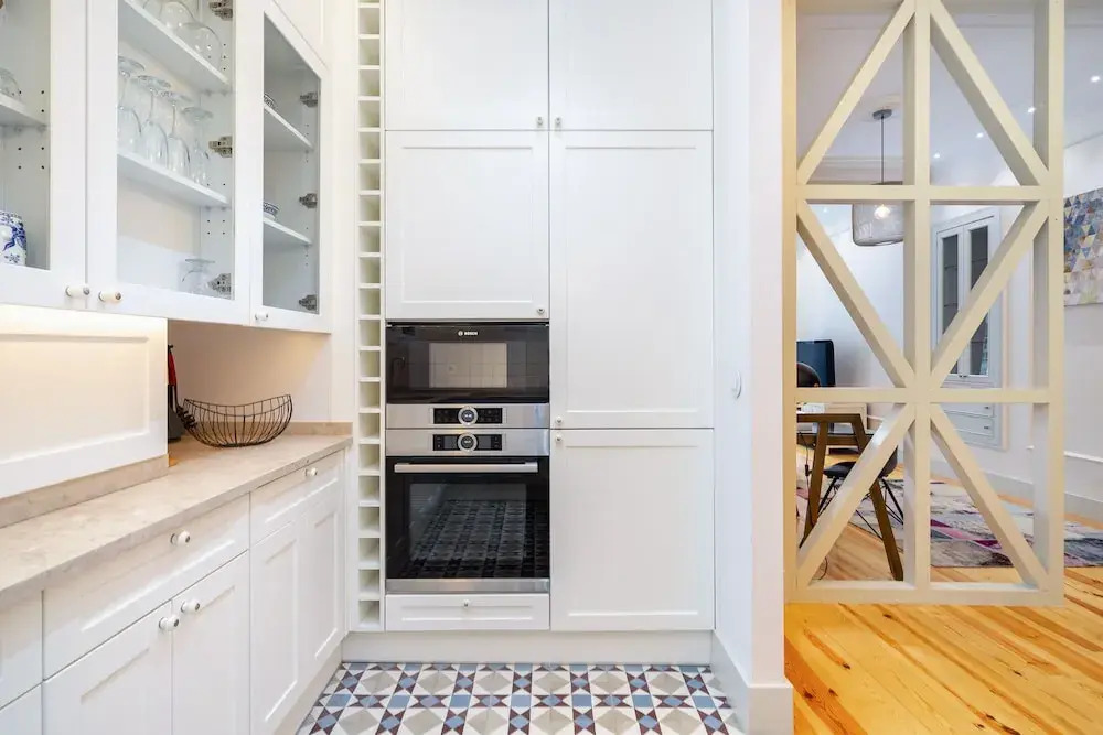 Luxury Stay In Prime Location W/ Ac, Lift & Private Patio
