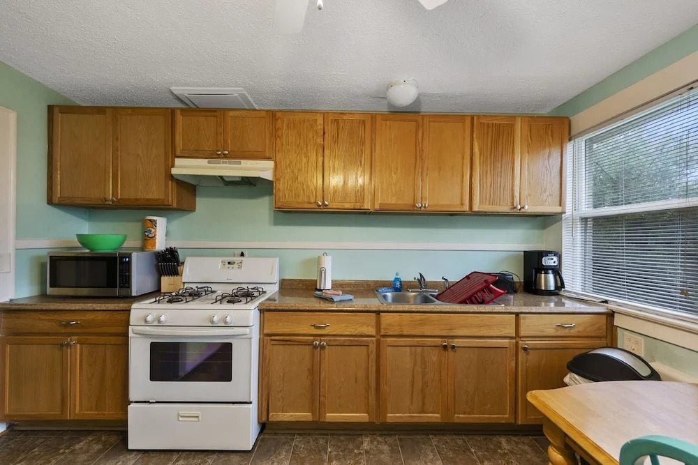 Water Front Delight On The Bay 3 Bedroom Home by RedAwning