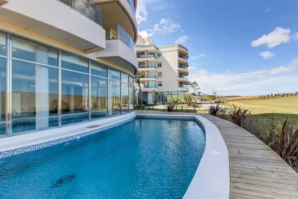 Moderno apartamento frente al mar y piscina - Azure Towers