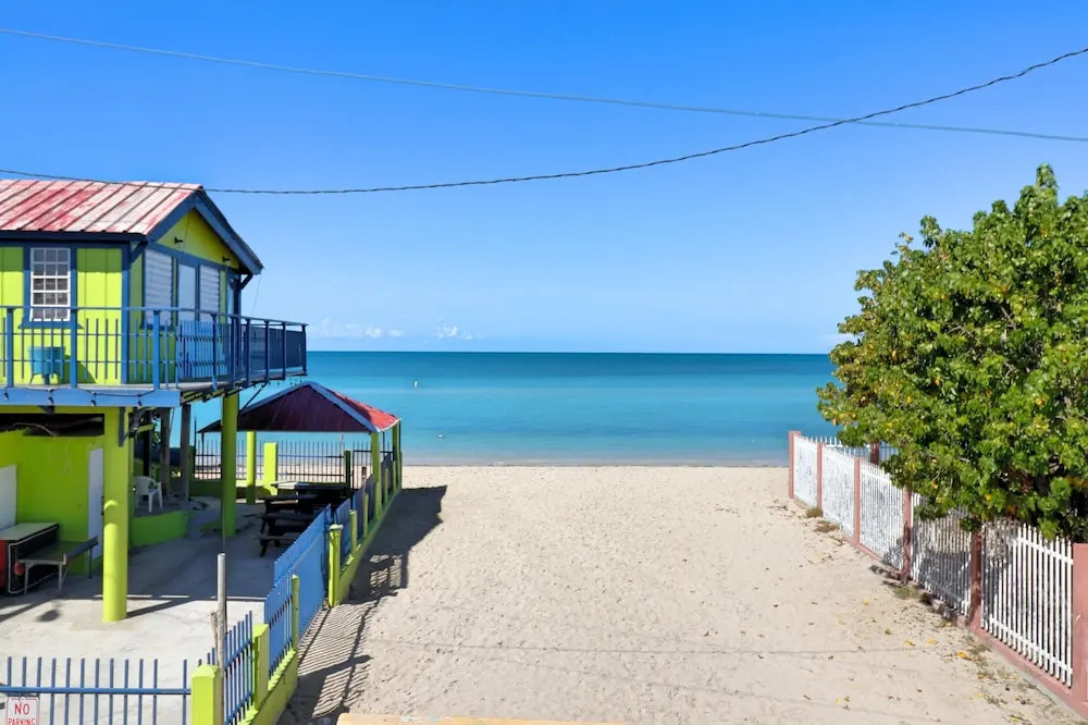 Luichy's Seaside Hotel