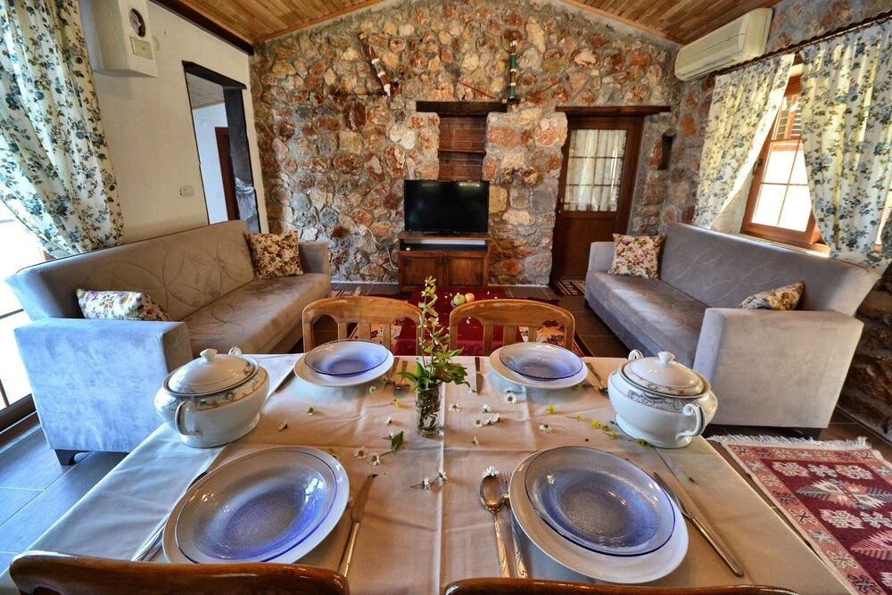 Villa Teo 2 by Helaltatilvillari