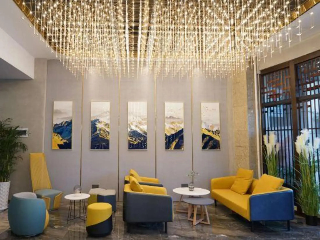 Qigu Hotel (Hangzhou Binkang Road Metro Station)