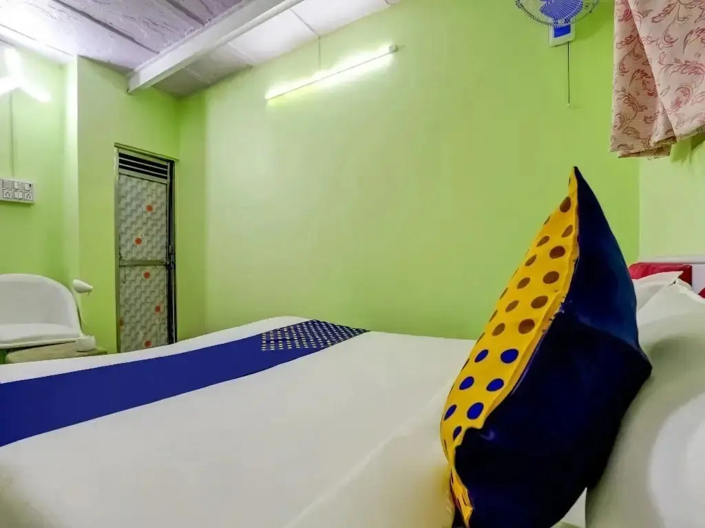 Love Bites by OYO Rooms
