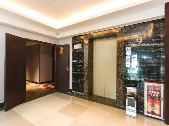 Borrman Hotel Yunfu Xinxing County Bus Station