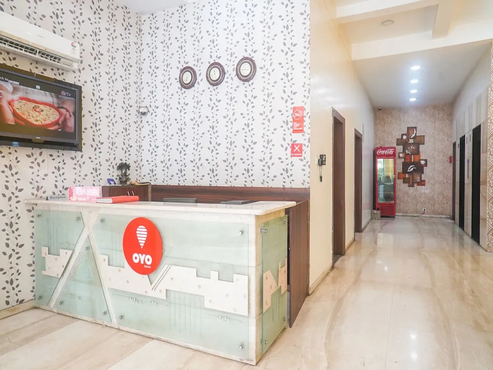 OYO Flagship 15614 Hotel Olive KEM Hospital