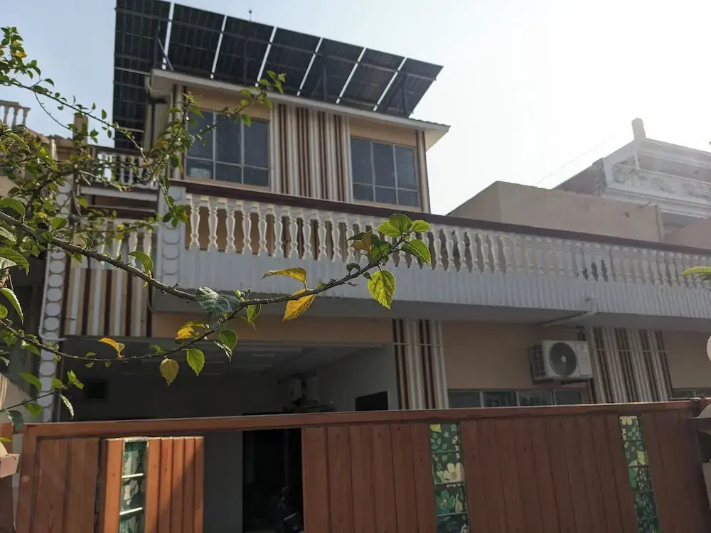 Decent Lodge Guest House