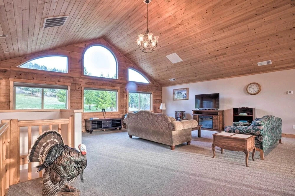 Brookings Vacation Rental Lodge on 88 Acres