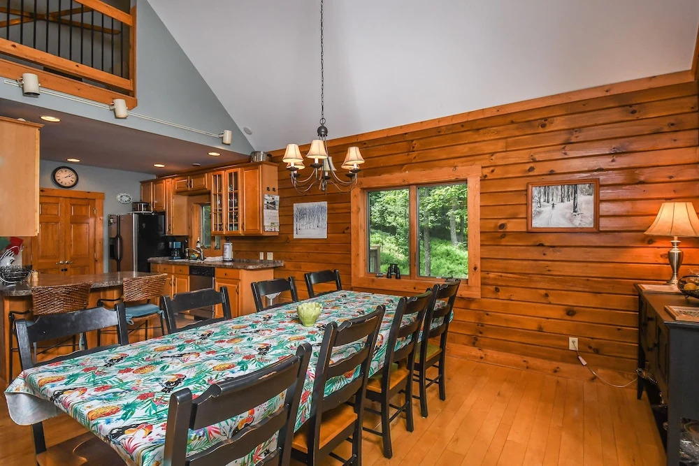 Pinehaus Chalet 4 Bedroom House