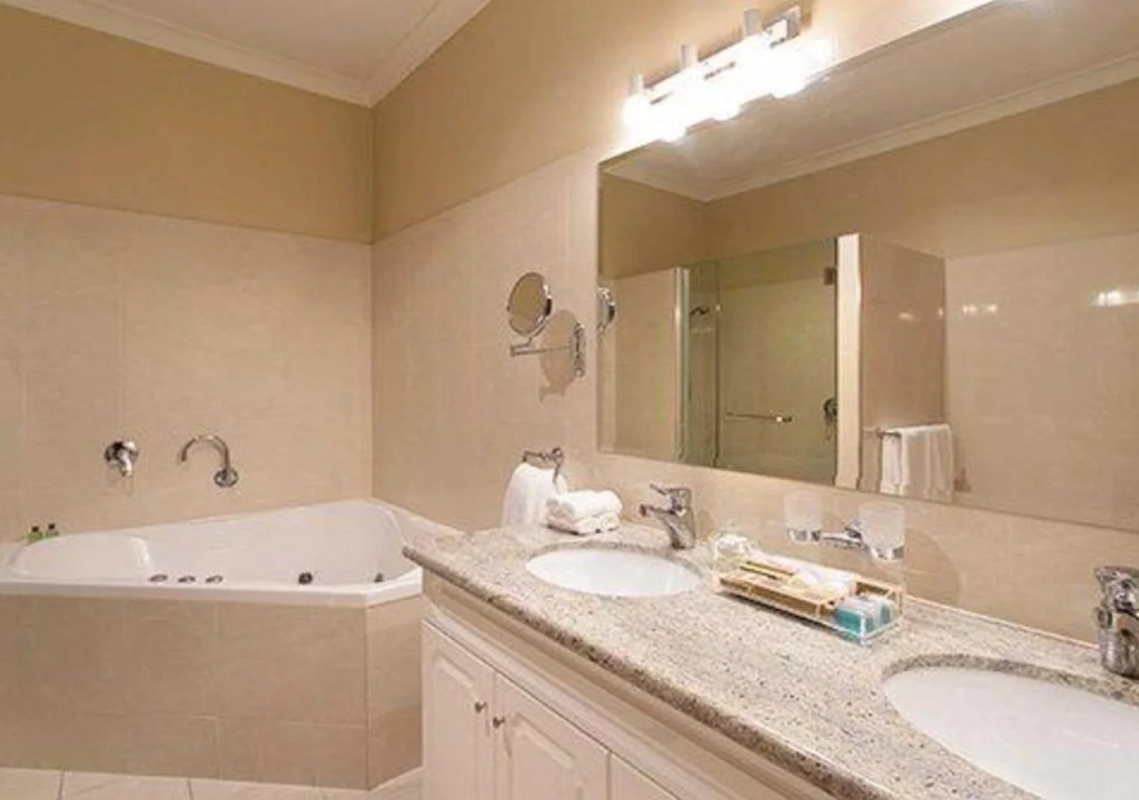 Clarion Hotel City Park Grand