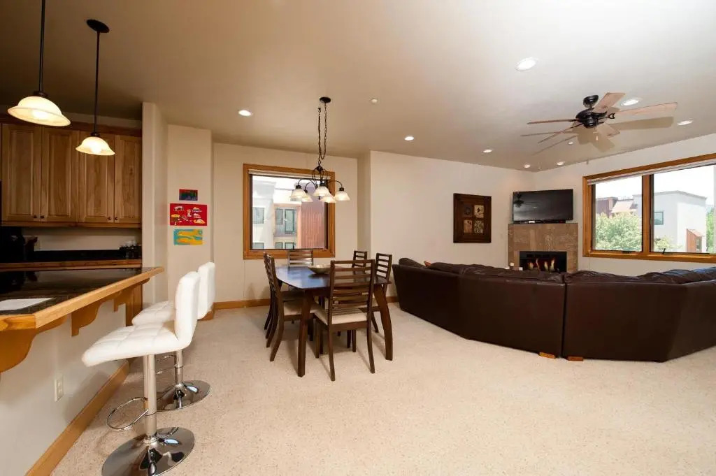 Crimson Cliffs Unit 55
