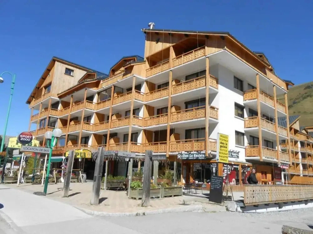 Cozy Ski Apartment With Balcony