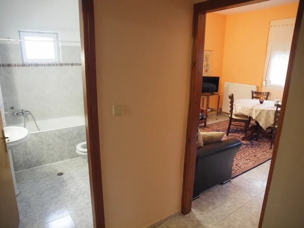 Charming Trikala Apartment With Garden & Central Heating