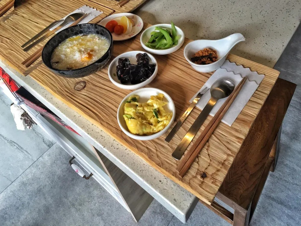Xi Tou in Sunny Day Inn